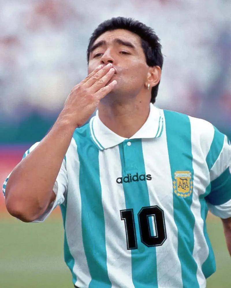 足坛历史最攻防兼备梦幻阵容：进攻如矛，防守似盾